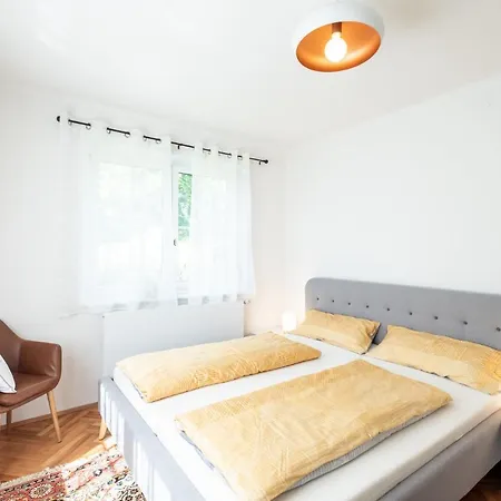 Oma's In Haus Grete * Bad Waltersdorf