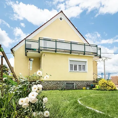 Oma's In Haus Grete *