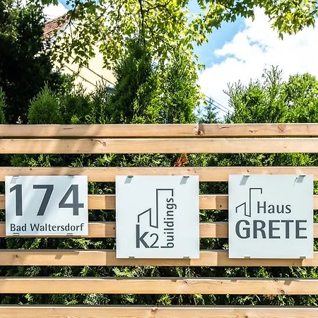 Oma's In Haus Grete *